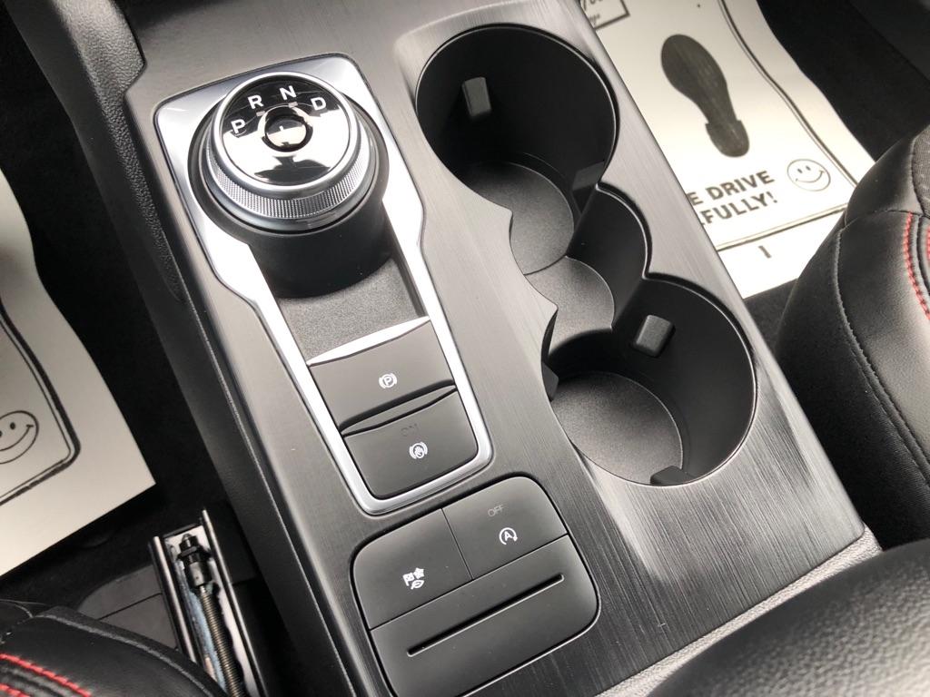 2025 Ford Escape photo 28 of 38