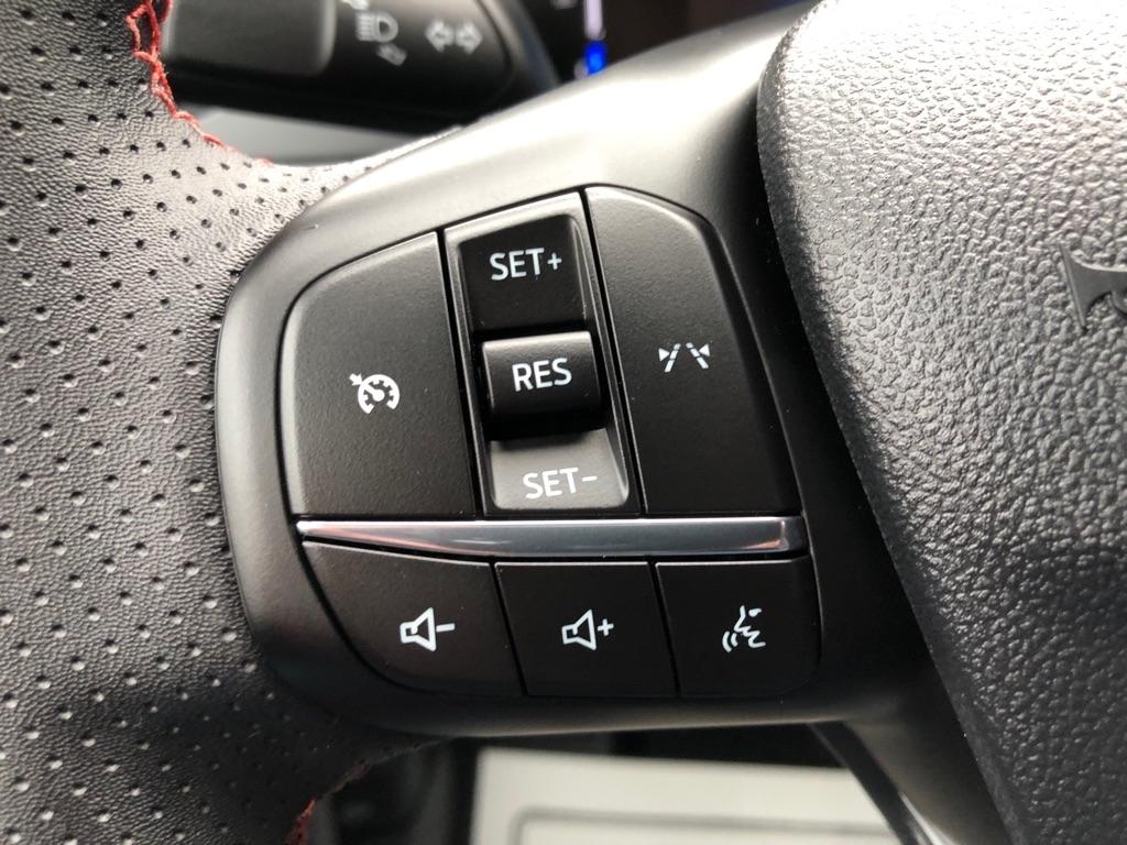 2025 Ford Escape photo 34 of 38