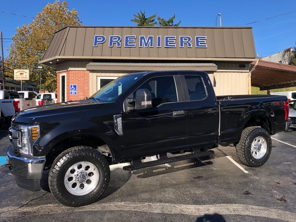 2019 Ford F-250 SD photo 2 of 37