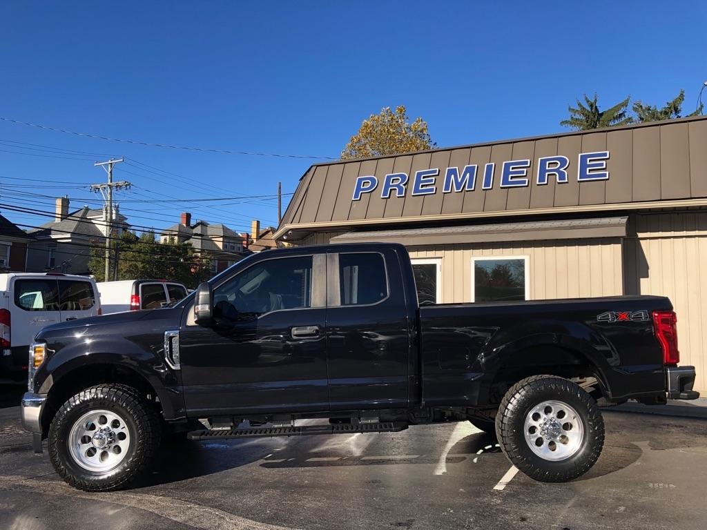 2019 Ford F-250 SD photo 3 of 37