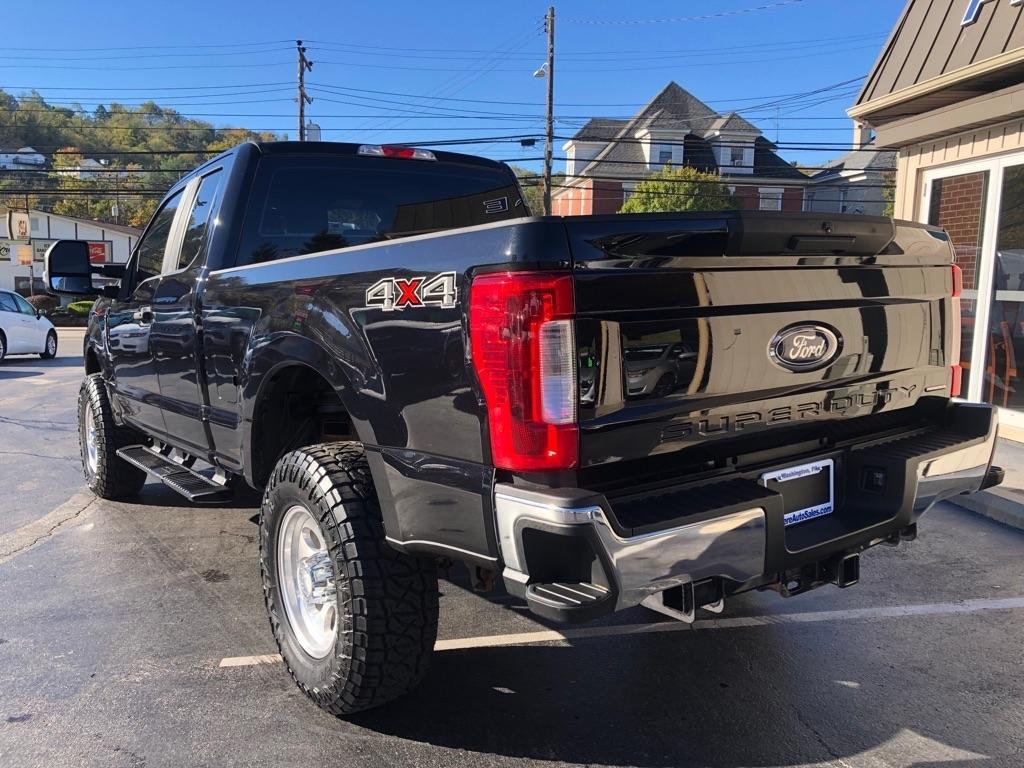 2019 Ford F-250 SD photo 4 of 37