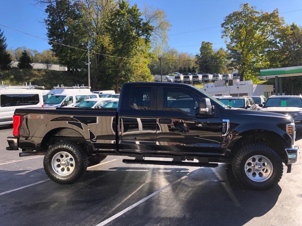 2019 Ford F-250 SD photo 7 of 37