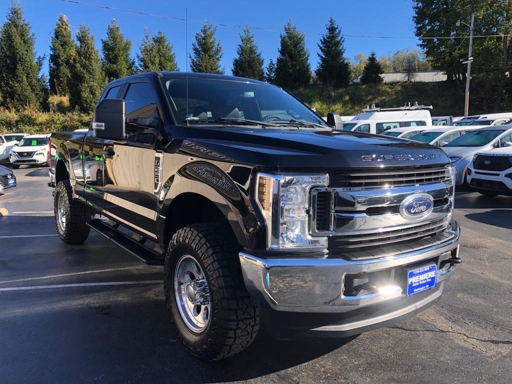 2019 Ford F-250 SD photo 8 of 37