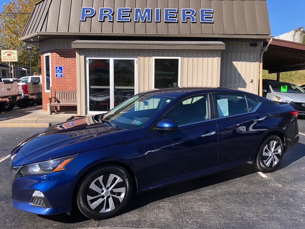 2022 Nissan Altima photo 2 of 36