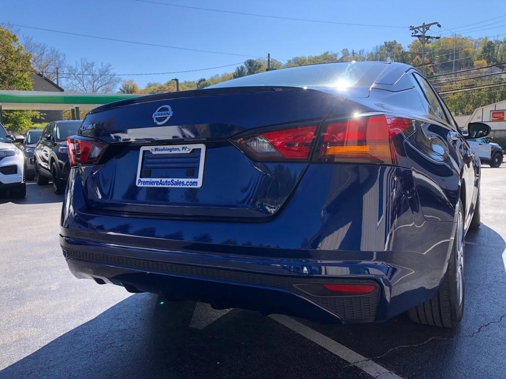 2022 Nissan Altima photo 5 of 36
