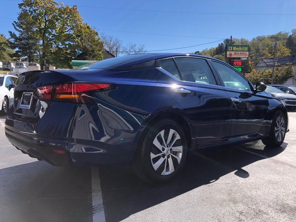 2022 Nissan Altima photo 6 of 36