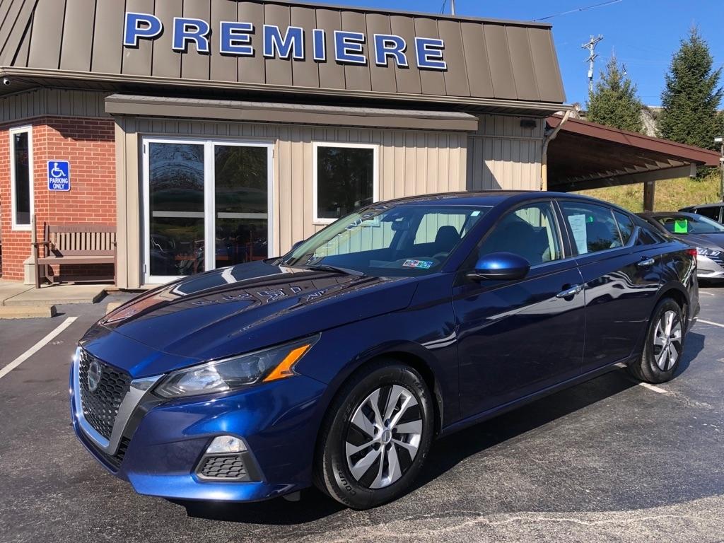 2022 Nissan Altima photo 10 of 36