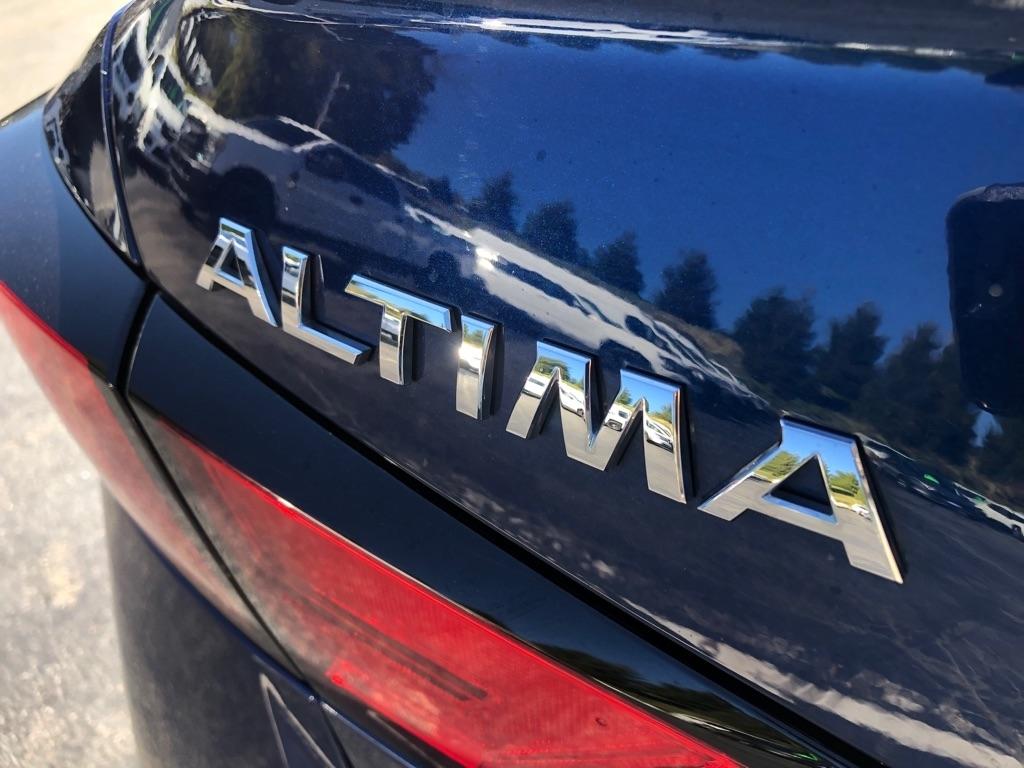 2022 Nissan Altima photo 16 of 36