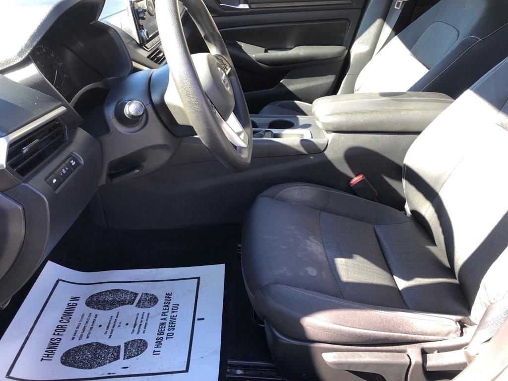 2022 Nissan Altima photo 18 of 36