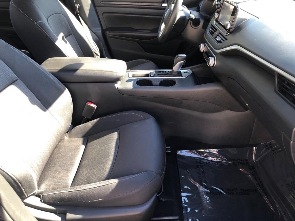 2022 Nissan Altima photo 23 of 36