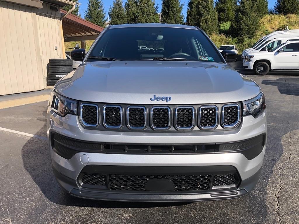 2023 Jeep Compass photo 9 of 38