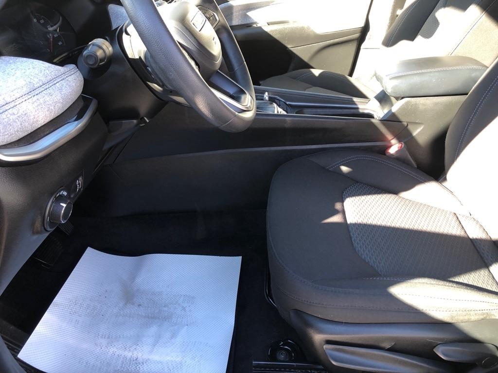 2023 Jeep Compass photo 18 of 38