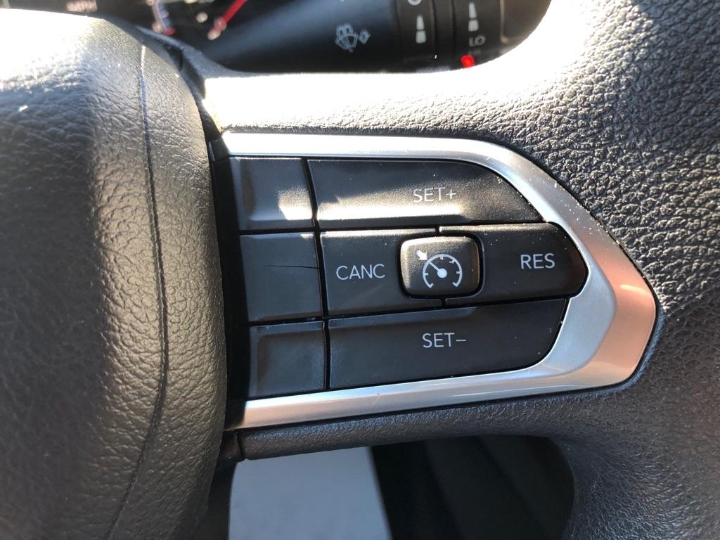 2023 Jeep Compass photo 33 of 38