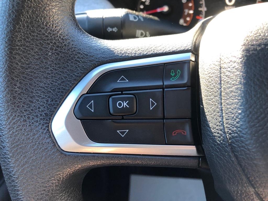 2023 Jeep Compass photo 34 of 38