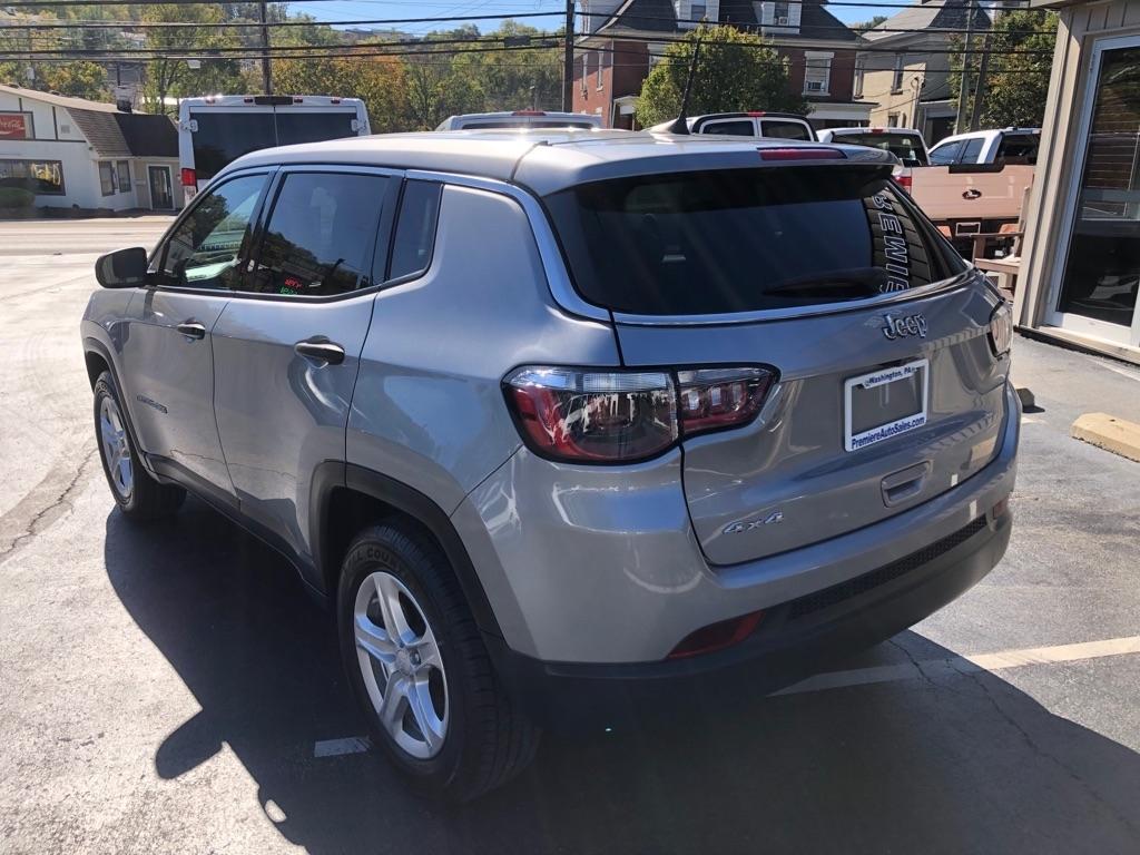 2023 Jeep Compass photo 4 of 37