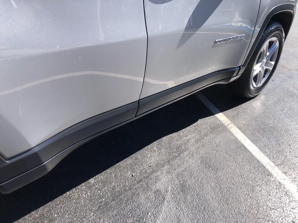 2023 Jeep Compass photo 15 of 37