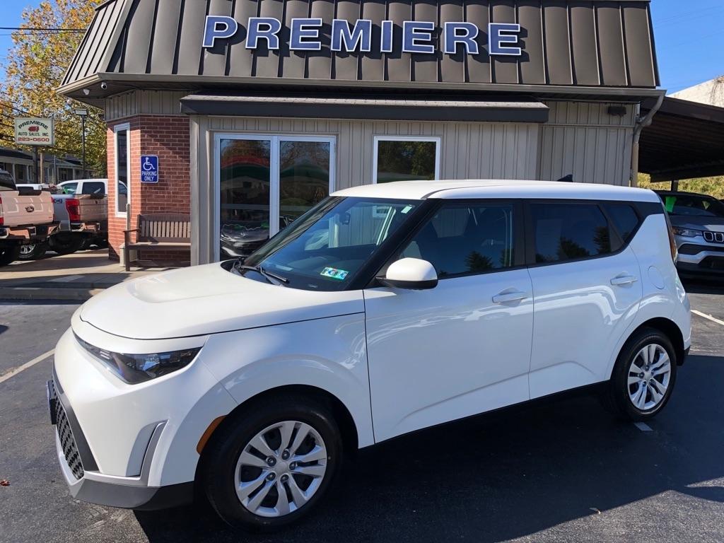 2024 Kia Soul photo 2 of 35