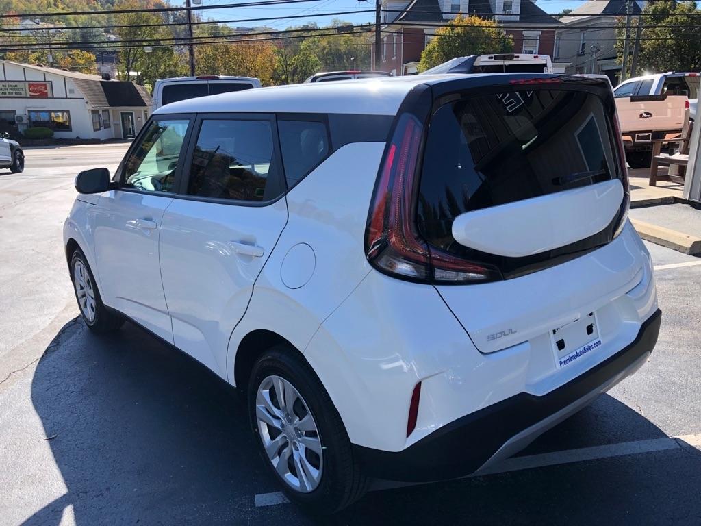 2024 Kia Soul photo 4 of 35