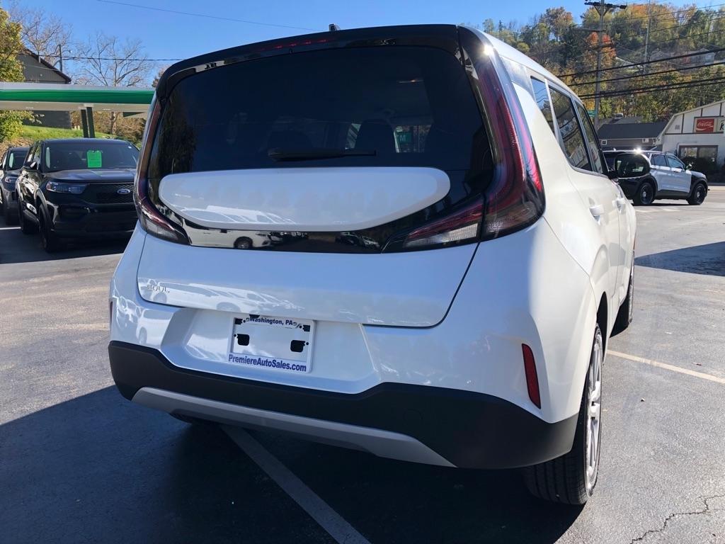 2024 Kia Soul photo 5 of 35