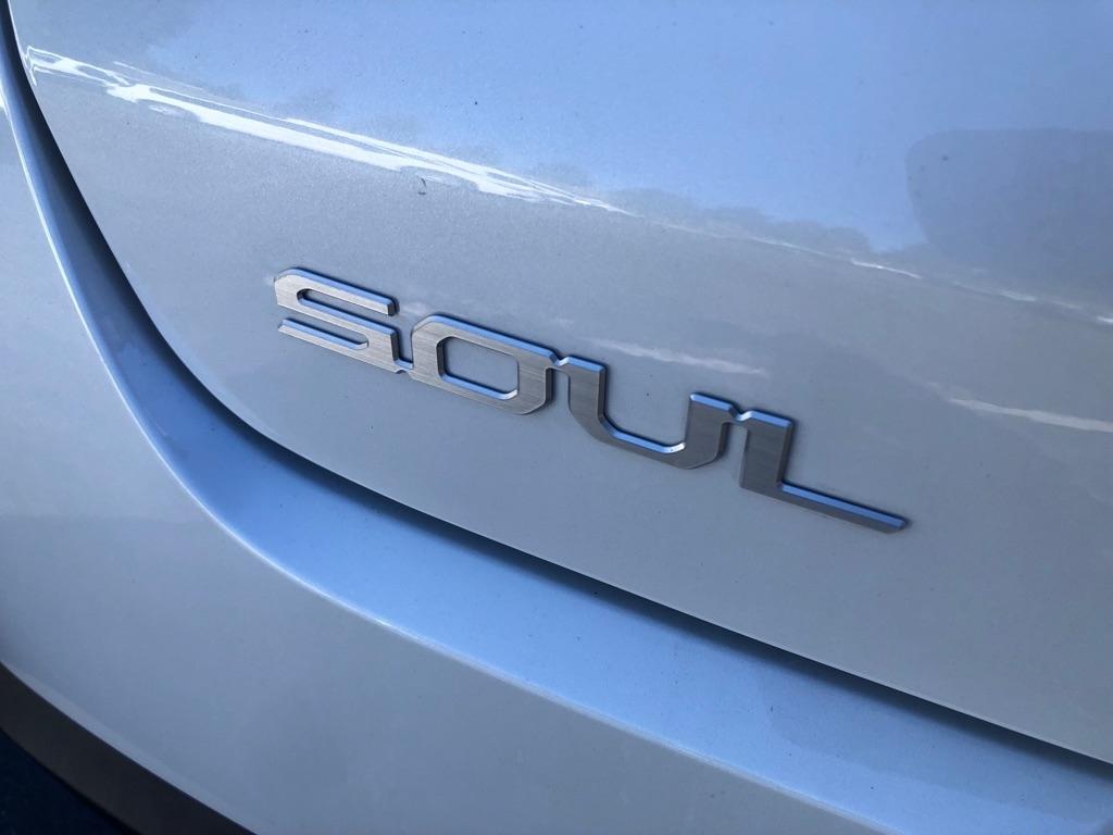 2024 Kia Soul photo 16 of 35