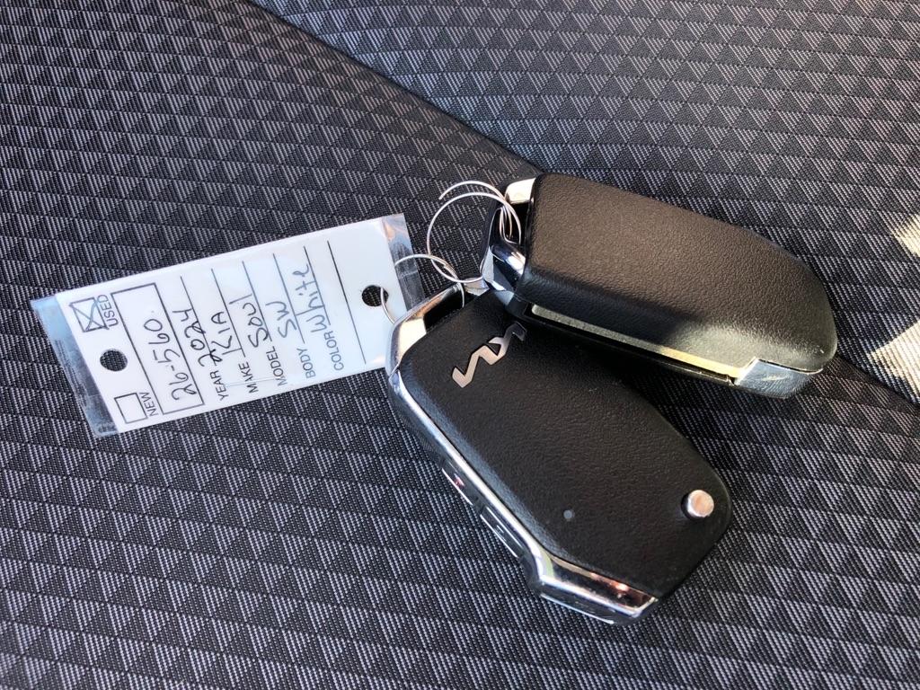 2024 Kia Soul photo 33 of 35