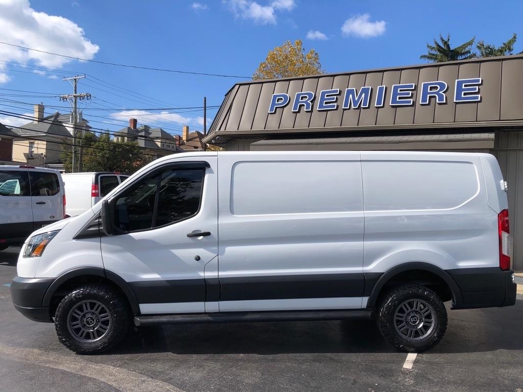 2017 Ford Transit photo 3 of 32