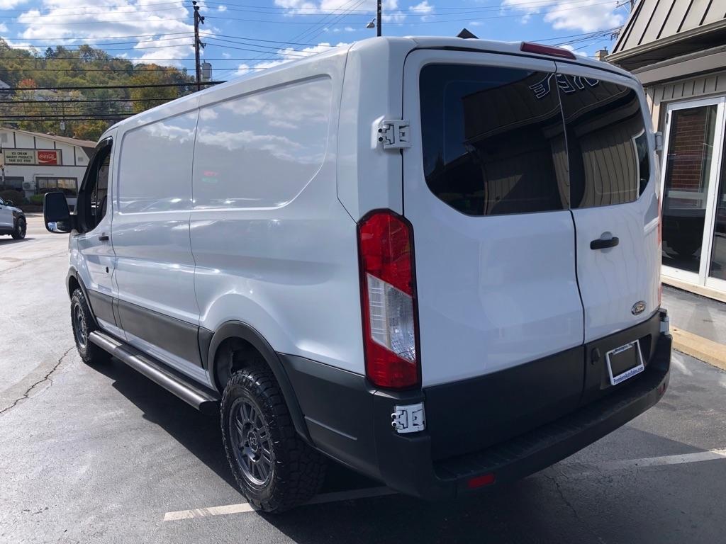 2017 Ford Transit photo 4 of 32