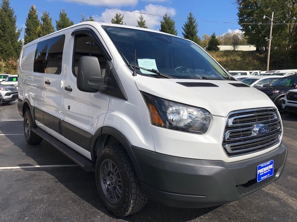 2017 Ford Transit photo 8 of 32