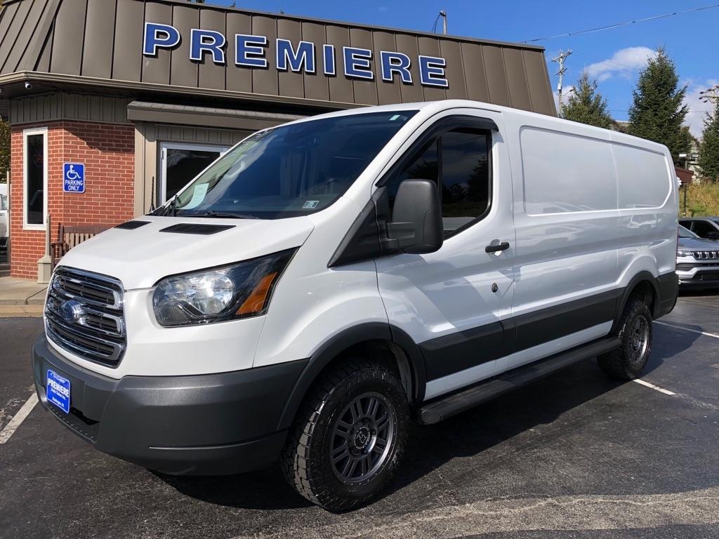 2017 Ford Transit photo 10 of 32