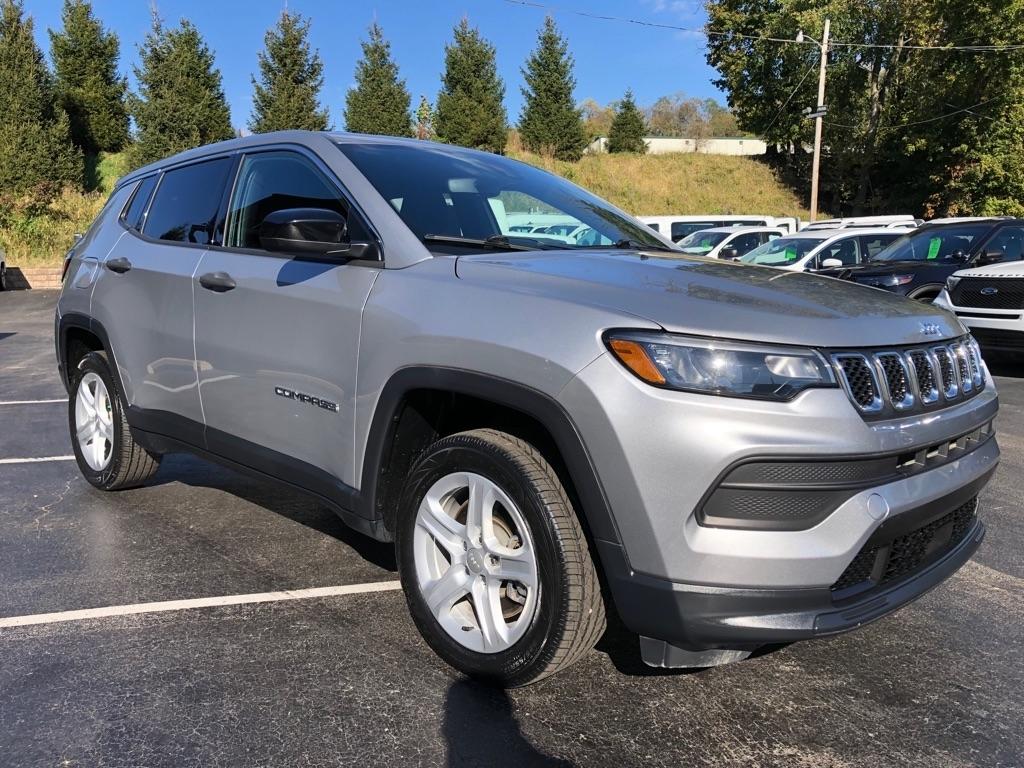2023 Jeep Compass photo 8 of 36