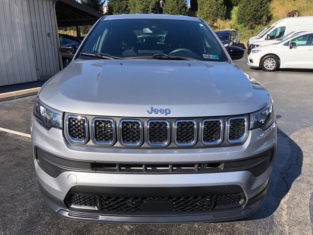 2023 Jeep Compass photo 9 of 36