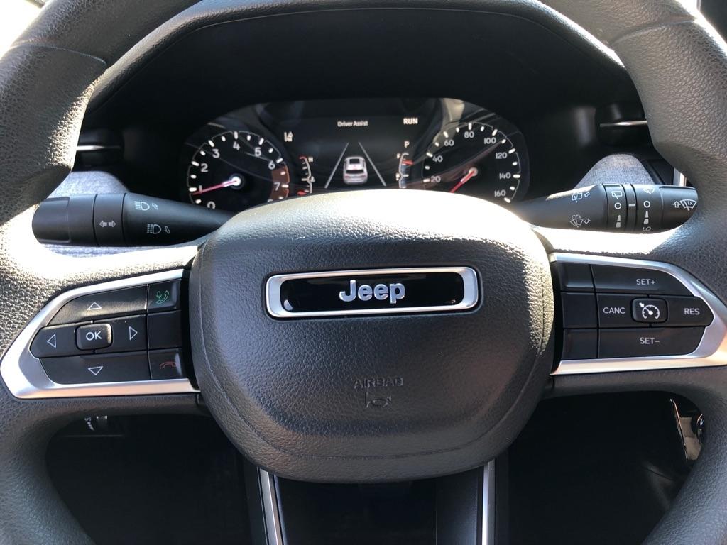 2023 Jeep Compass photo 31 of 36