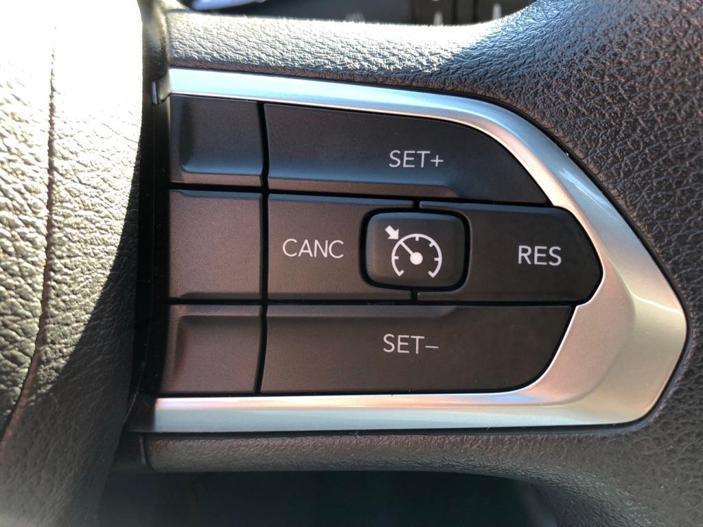 2023 Jeep Compass photo 32 of 36