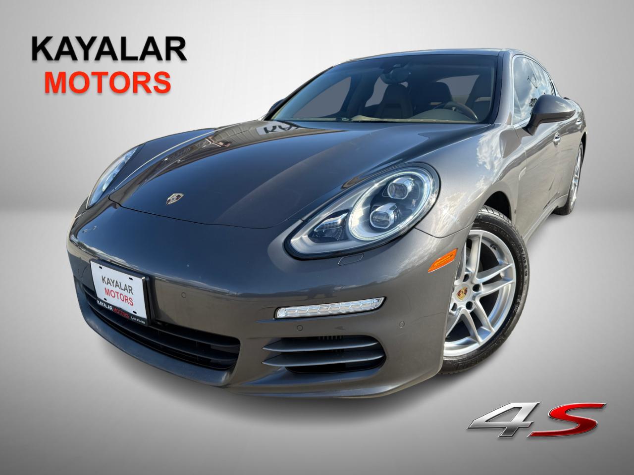 2015 Porsche Panamera S's photo