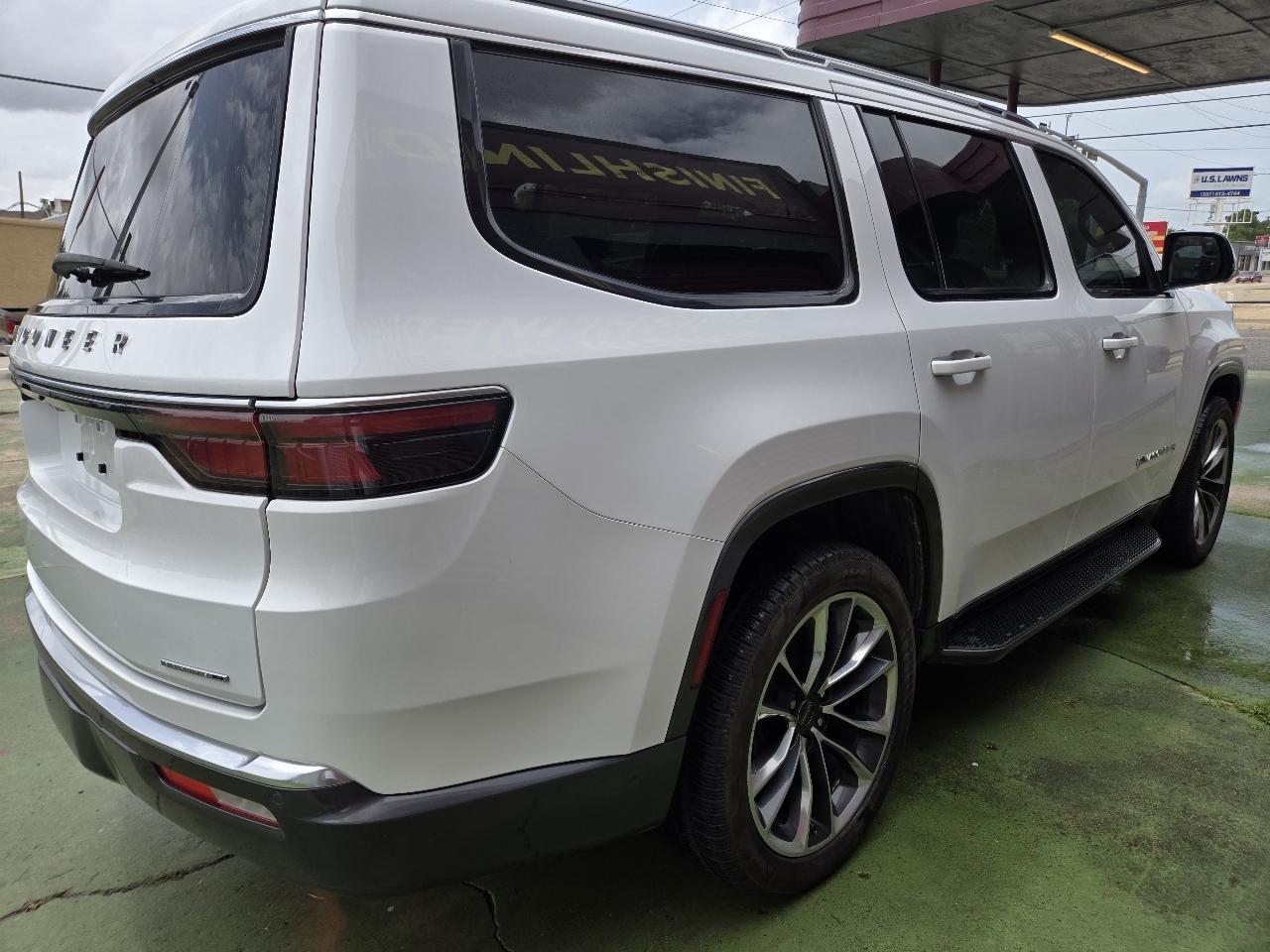 2022 Jeep Wagoneer Series II - Image 5