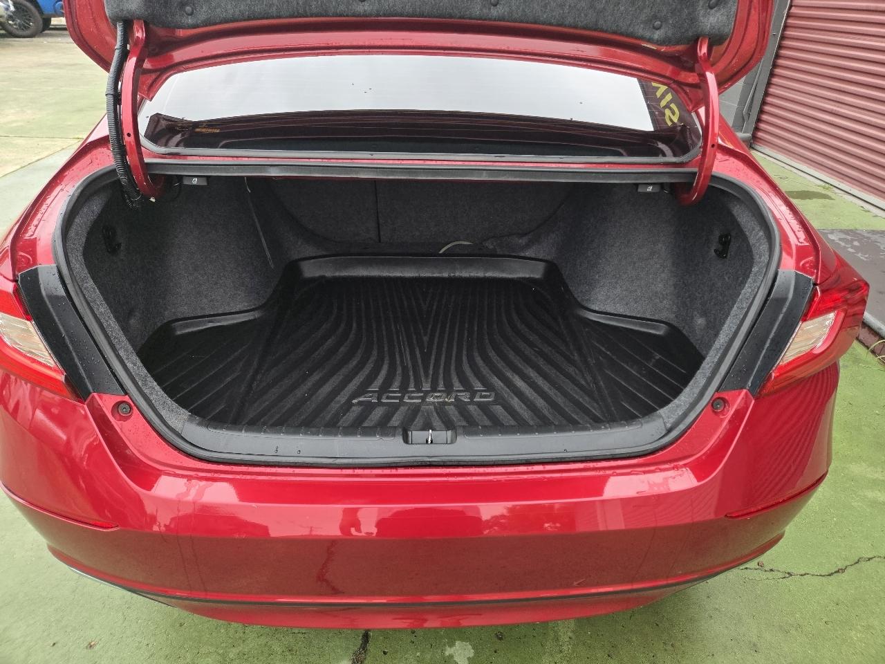 2019 Honda Accord EX-L - Image 5