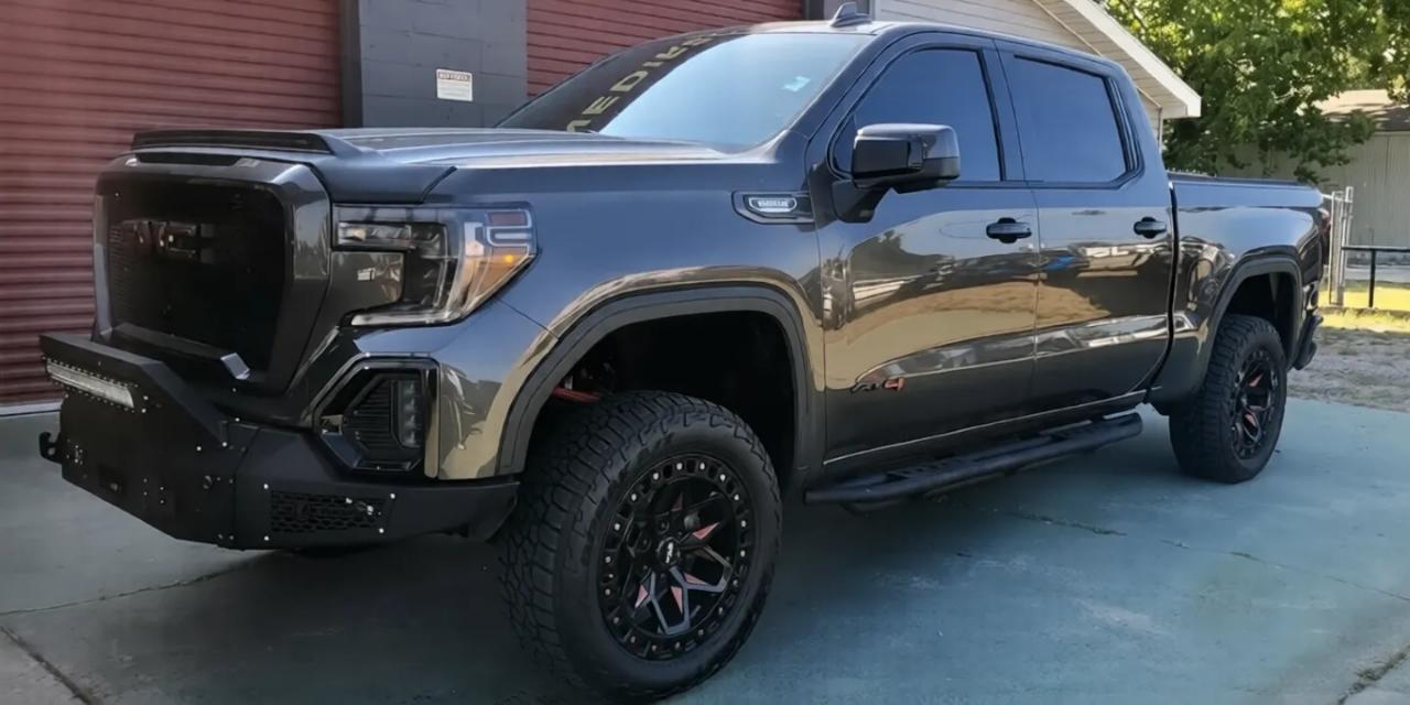 2020 GMC Sierra 1500 AT4 - Main Image