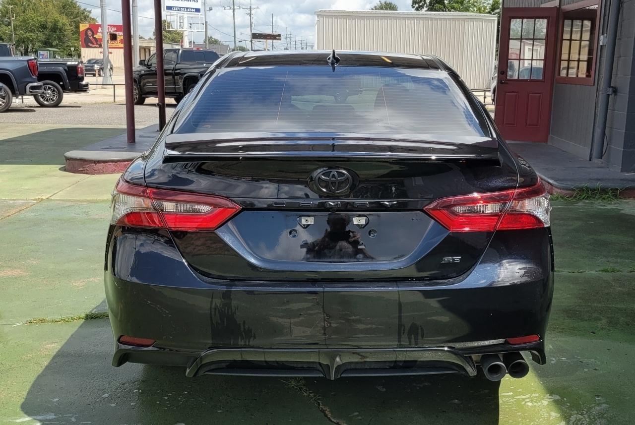 2023 Toyota Camry SE - Image 4