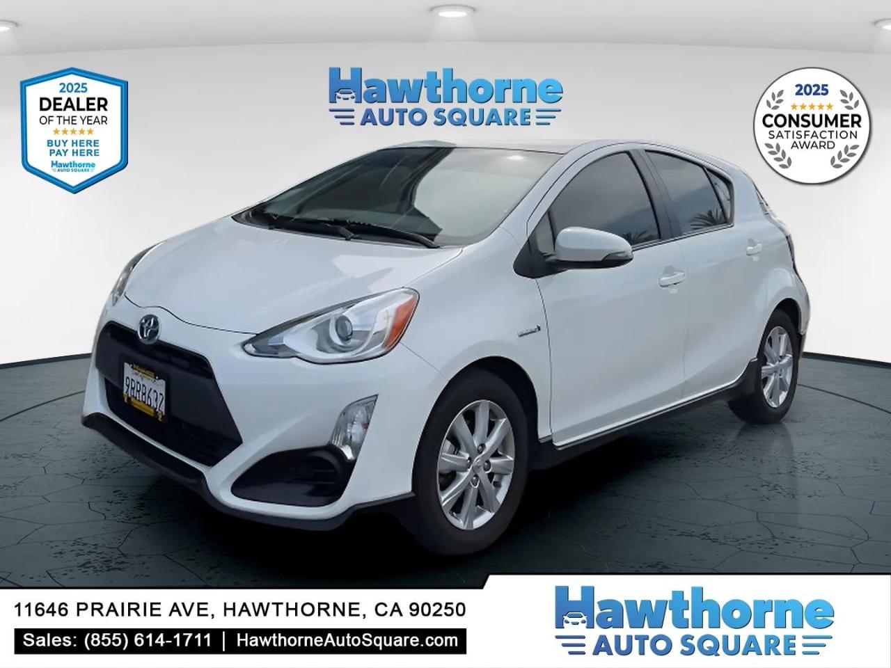 2017 Toyota Prius c Two's photo