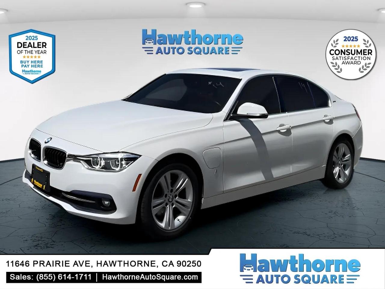 2018 BMW 3 Series 330e iPerformance Sedan's photo