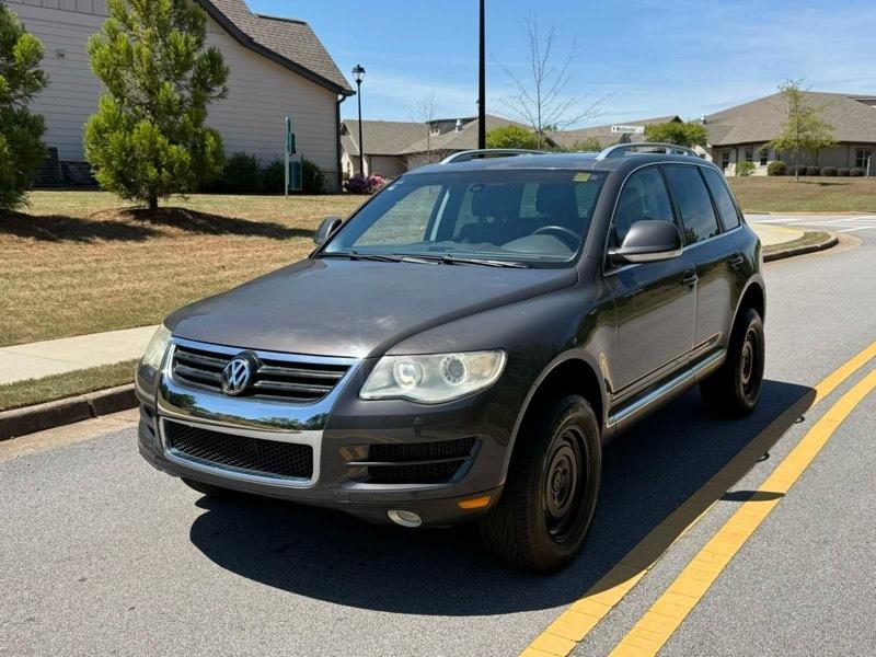 2010 Volkswagen Touareg TDI's photo