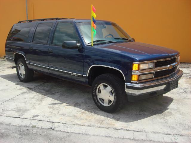 1999 Chevrolet Suburban K1500 4WD