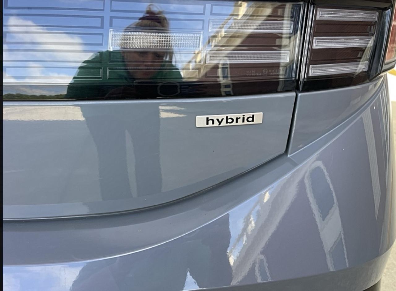 2024 Hyundai SONATA Hybrid SEL - Image 3