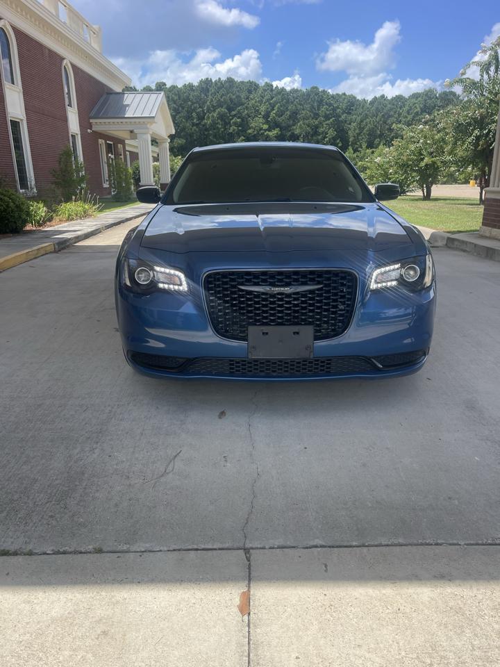 2023 Chrysler 300 Touring - Image 5