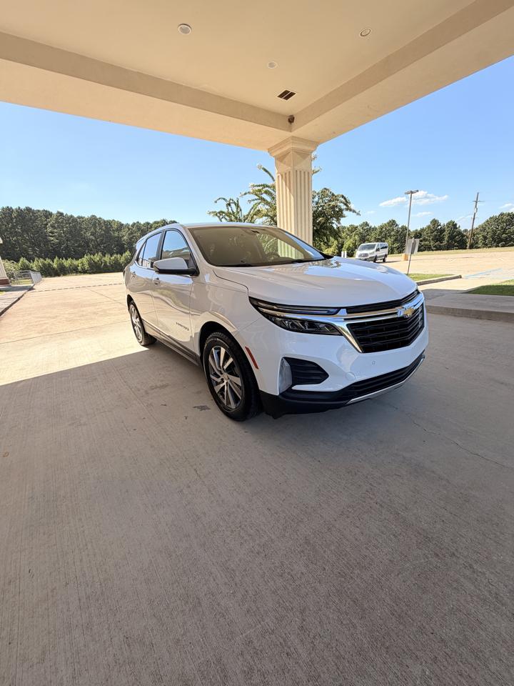 2024 Chevrolet Equinox LT - Image 2