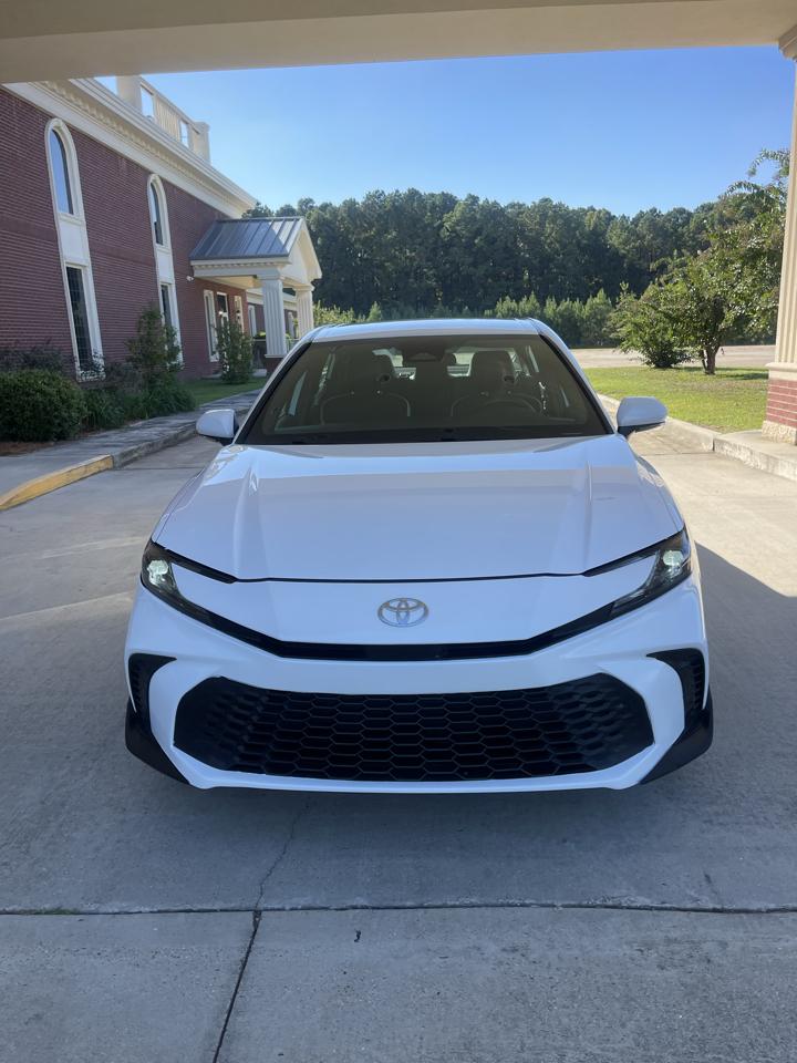 2025 Toyota Camry XLE - Image 3