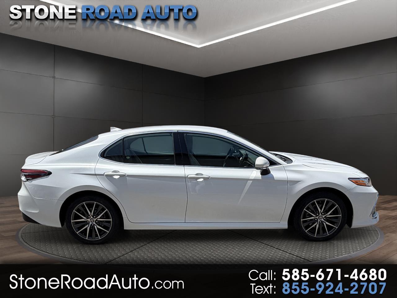 2023 Toyota Camry XLE Hybrid's photo