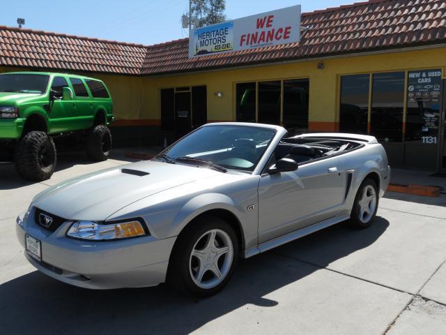 2000 Ford Mustang