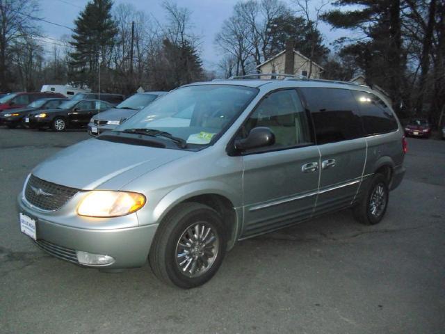 2003 Chrysler Town & Country