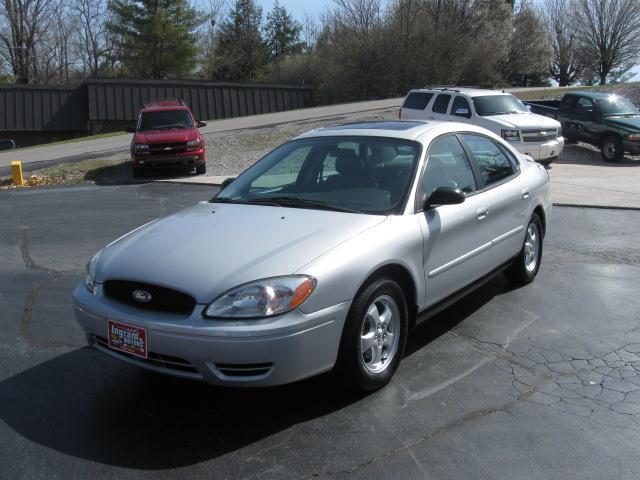 2004 Ford Taurus